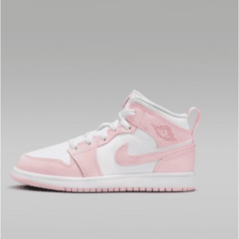 Nike Jordan Mid 1 Big Kids in Size 3Y